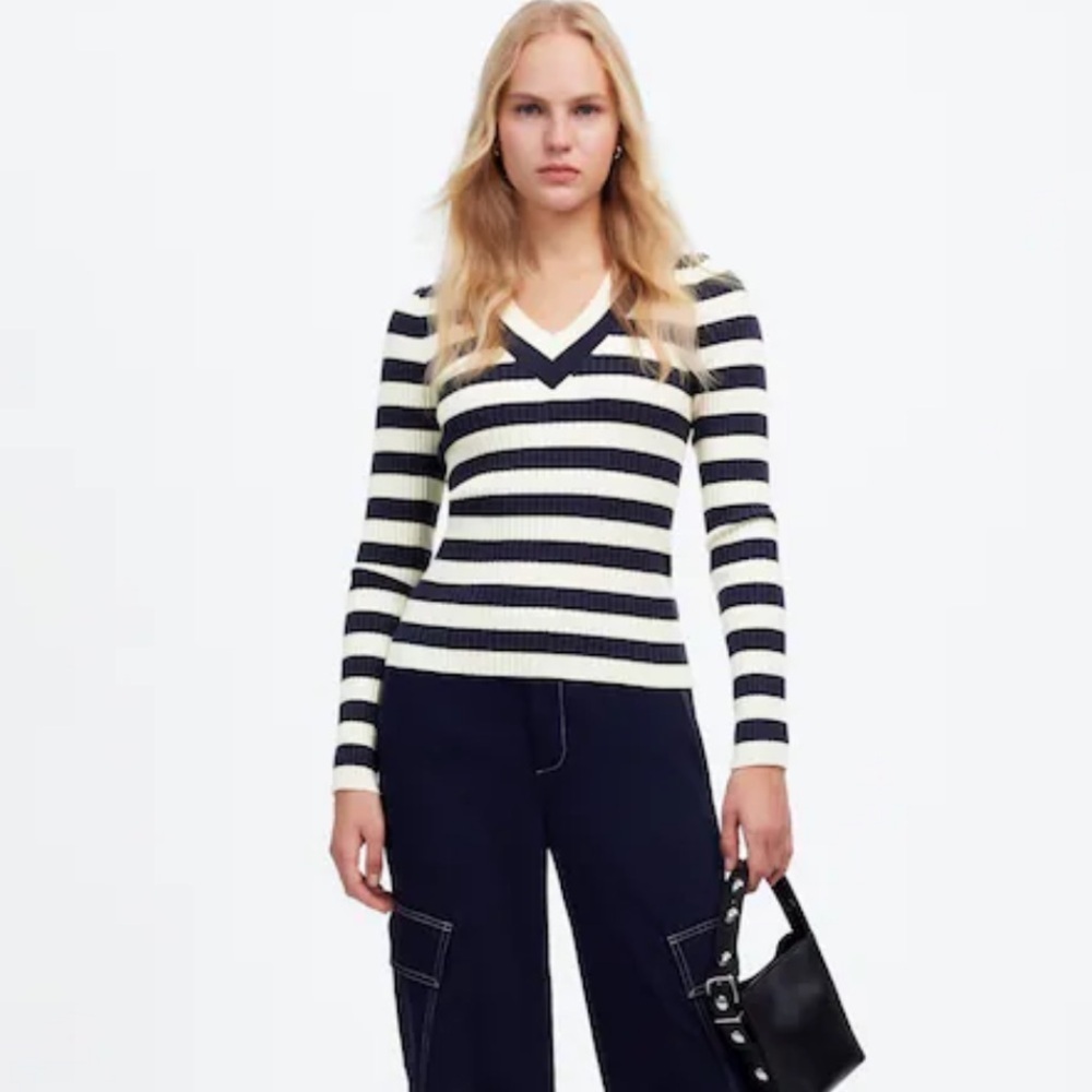 Madewell V-Neck Sweater in Stripe